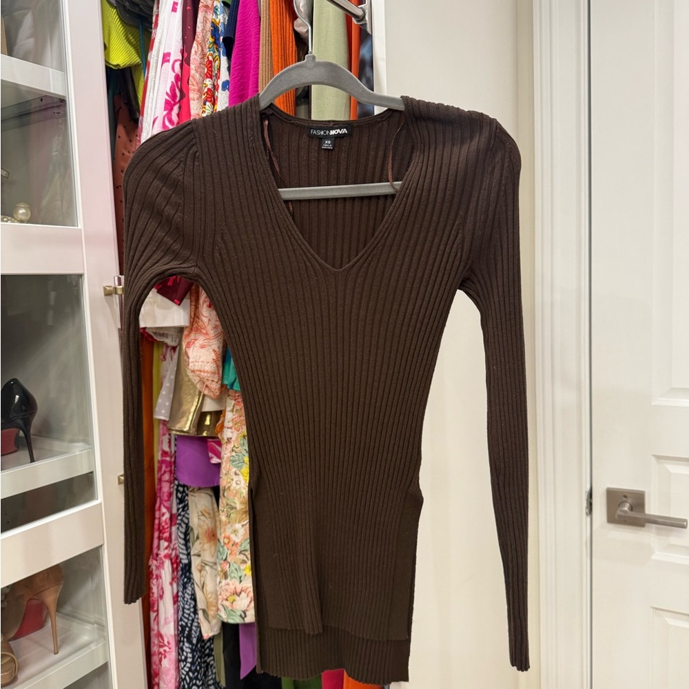 Fashion Nova Brown Long Sleeve Ribbed Tee